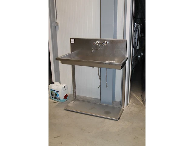 Rvs spoelmeubel met mengkraan. afmeting 107 x 46 x 125 cm. - afbeelding 2 van  3