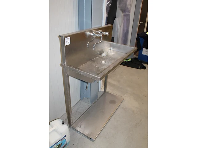 Rvs spoelmeubel met mengkraan. afmeting 107 x 46 x 125 cm. - afbeelding 3 van  3