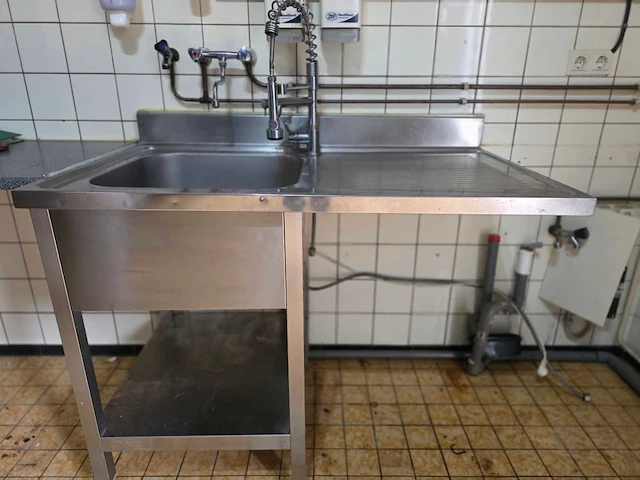 Rvs spoeltafel inclusief sproeidouche - afbeelding 1 van  4