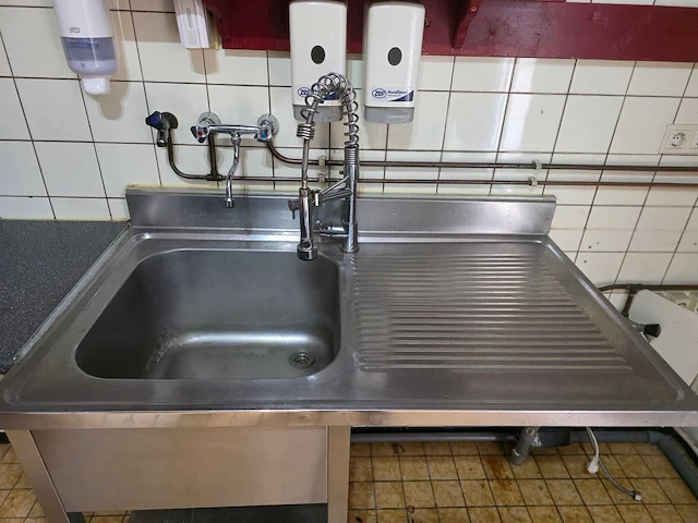Rvs spoeltafel inclusief sproeidouche - afbeelding 3 van  4