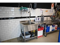 Rvs spoeltafel met sproeikop - afbeelding 1 van  5
