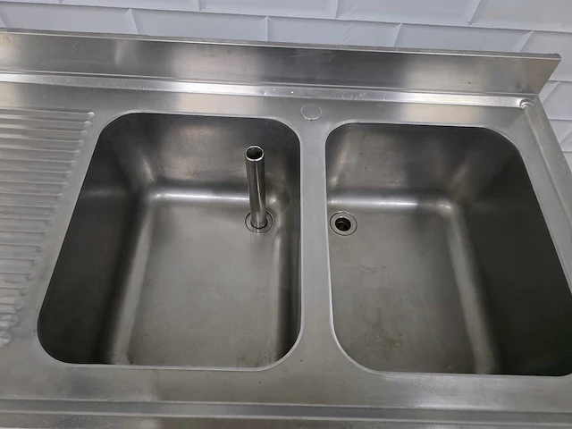 Rvs spoeltafel voorzien van dubbele spoelbak - afbeelding 4 van  5