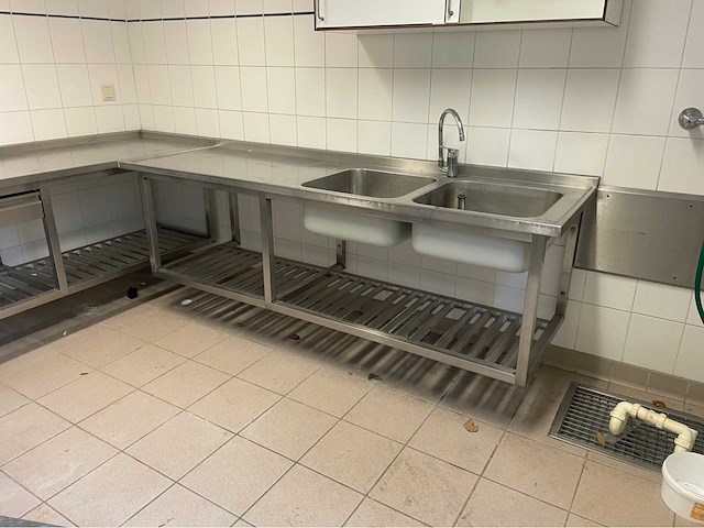 Rvs spoeltafel - afbeelding 1 van  9