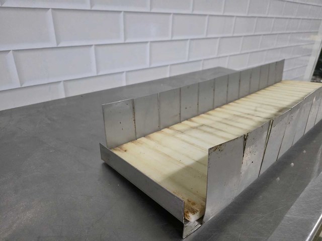 Rvs tompoucen snijbak - afbeelding 4 van  4