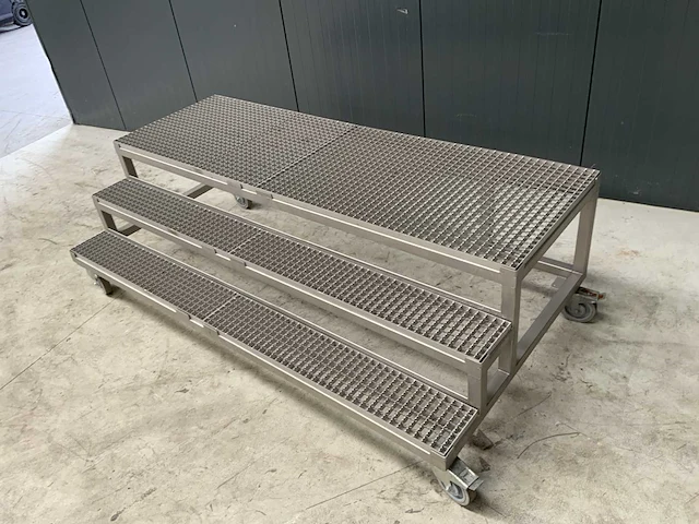 Rvs trap bordes - verrijdbaar - afbeelding 3 van  4