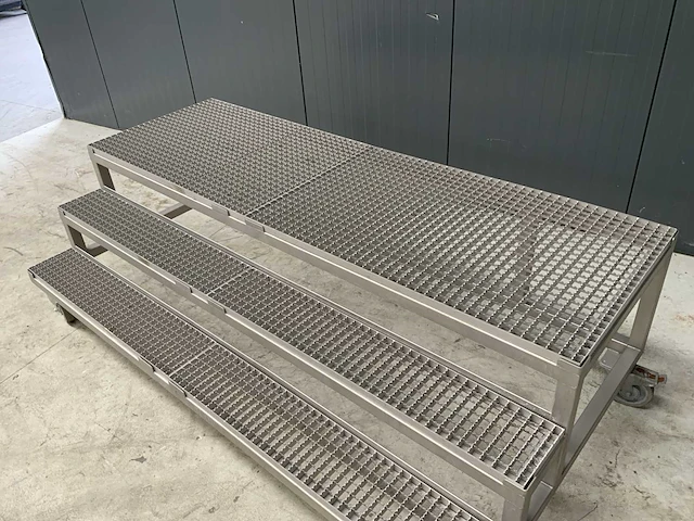 Rvs trap bordes - verrijdbaar - afbeelding 4 van  4
