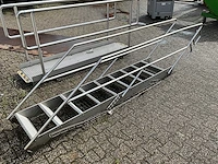Rvs trap met bordes - afbeelding 5 van  6