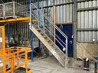 Rvs trap - afbeelding 1 van  5