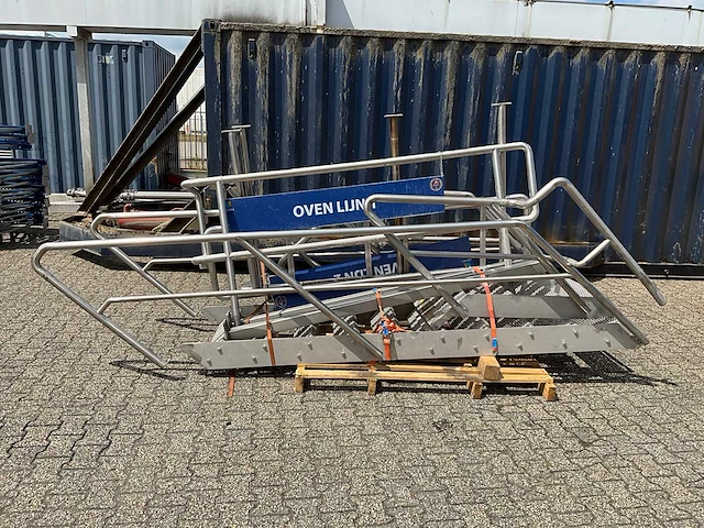 Rvs trap - afbeelding 2 van  6