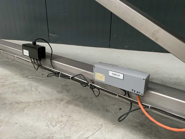 Rvs trilgoot op frame - afbeelding 11 van  11