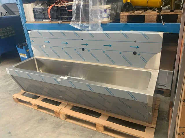 Rvs wand wastafel 210cm - afbeelding 7 van  13