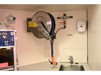 Rvs wandhaspel met spuitpistool - afbeelding 1 van  4