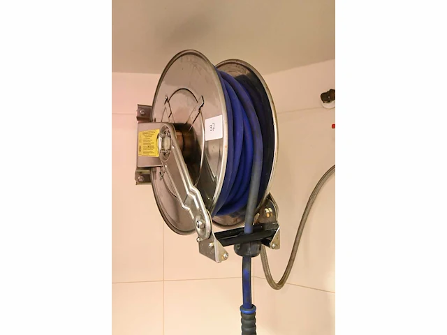 Rvs wandhaspel met spuitpistool - afbeelding 2 van  4