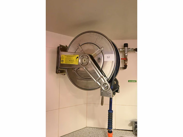 Rvs wandhaspel met spuitpistool - afbeelding 3 van  4