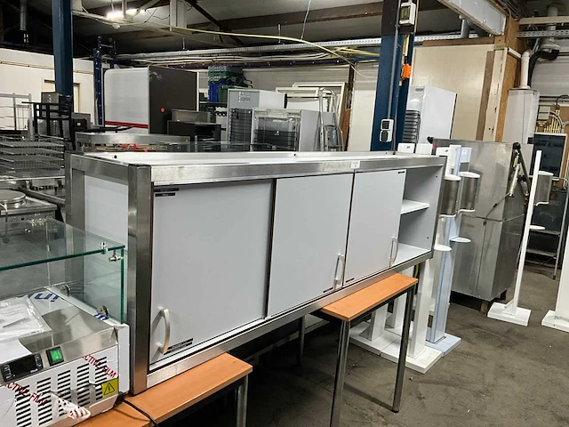 Rvs wandkast - afbeelding 1 van  6