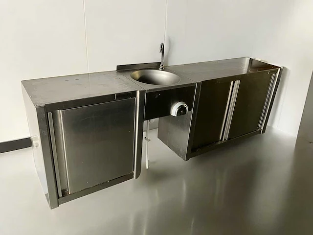 Rvs wandmeubel | 200 cm - afbeelding 1 van  3