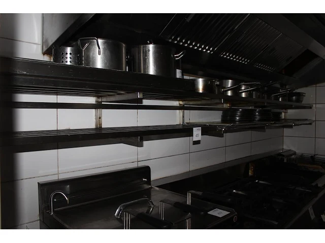 Rvs wandrek met 2 etages. afmeting 341 x 38 cm. - afbeelding 1 van  3