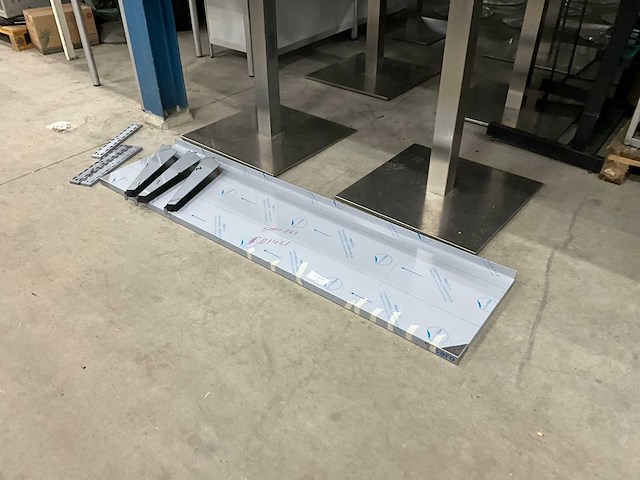 Rvs wandschap - afbeelding 1 van  3