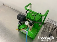 Rvs werkbank met sauspomp - afbeelding 11 van  13