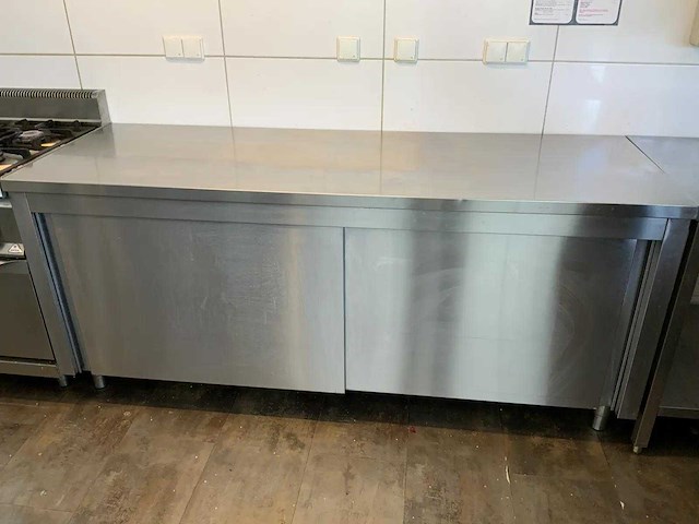 Rvs werkbank met schuifdeuren - afbeelding 1 van  5