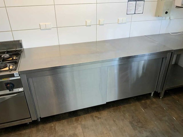 Rvs werkbank met schuifdeuren - afbeelding 3 van  5