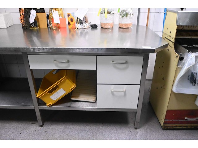 Rvs werkbank - afbeelding 2 van  4