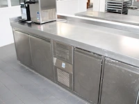 Rvs werkmeubel met spoelbak, mengkraan, twee onderkoelingen met in totaal 3 kasten en 6 laden, 4 laden en 3... - afbeelding 2 van  6