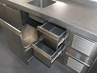 Rvs werkmeubel met spoelbak, mengkraan, twee onderkoelingen met in totaal 3 kasten en 6 laden, 4 laden en 3... - afbeelding 6 van  6