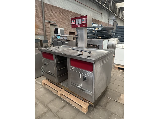 Rvs werktafel met 2x dubbele frituur rubbens - afbeelding 2 van  6
