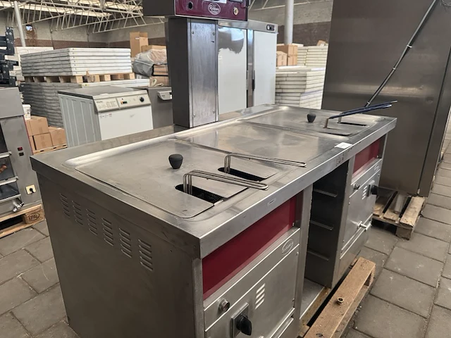 Rvs werktafel met 2x dubbele frituur rubbens - afbeelding 5 van  6