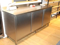 Rvs werktafel met drie onderkasten. afmeting 190 x 60 x 90 cm. - afbeelding 2 van  2