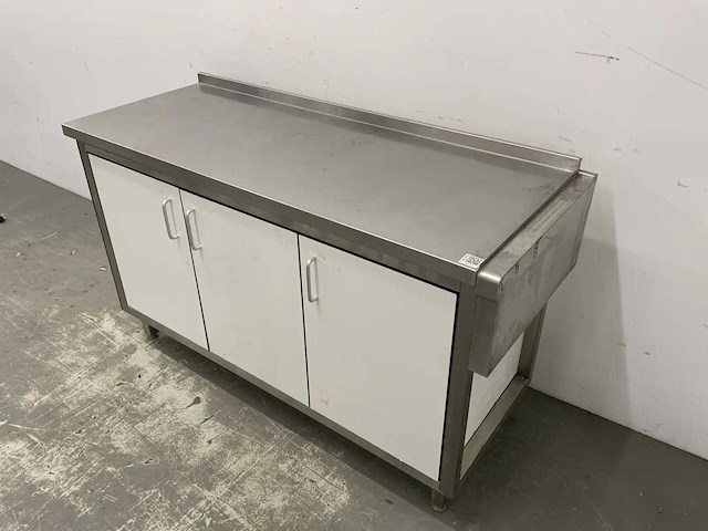 Rvs werktafel met gesloten onderbouw - afbeelding 2 van  8