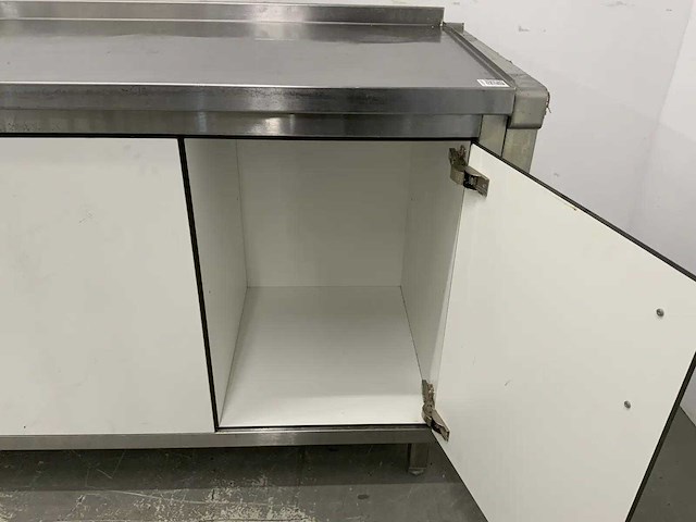 Rvs werktafel met gesloten onderbouw - afbeelding 8 van  8