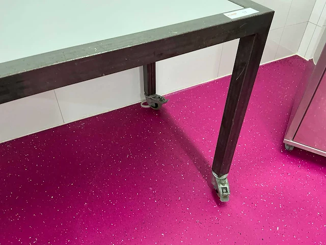 Rvs werktafel met hout blad - afbeelding 4 van  4