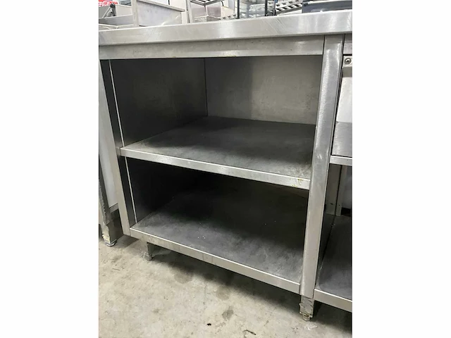 Rvs werktafel met kookplaat - afbeelding 5 van  7