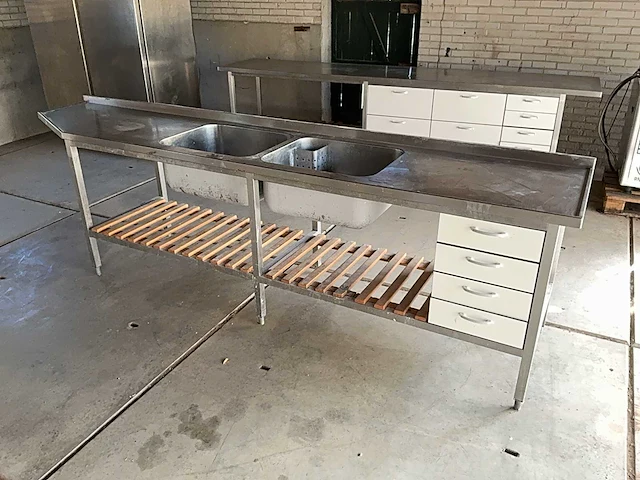 Rvs werktafel met spoelbakken - afbeelding 1 van  8