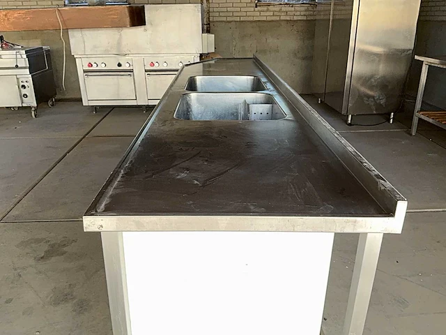 Rvs werktafel met spoelbakken - afbeelding 2 van  8