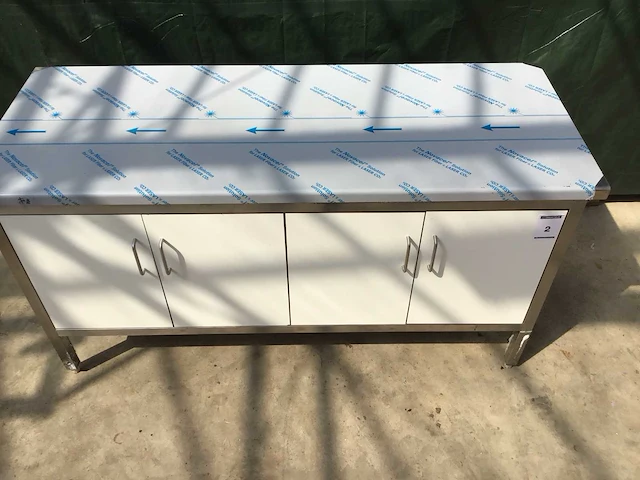 Rvs werktafel met trespa kasten - afbeelding 2 van  6