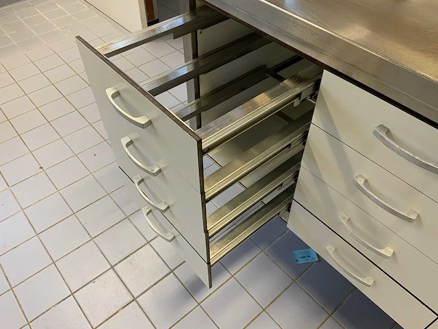 Rvs werktafel (wandgemonteerd) - afbeelding 3 van  8