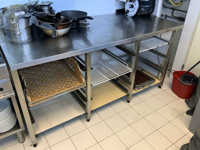 Rvs werktafel - afbeelding 1 van  1