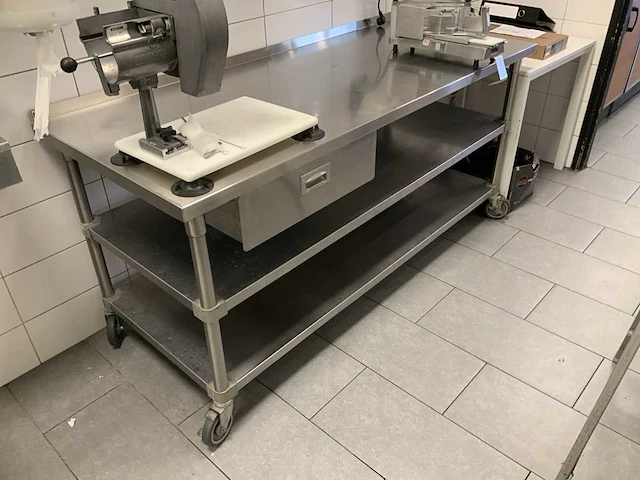 Rvs werktafel - afbeelding 1 van  2