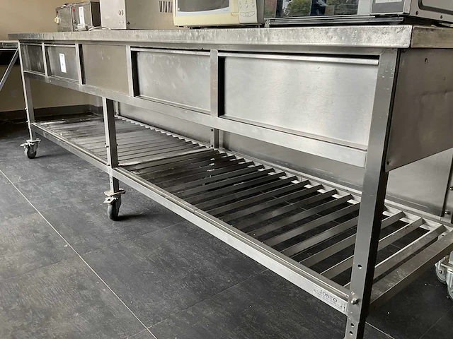 Rvs werktafel - afbeelding 4 van  4