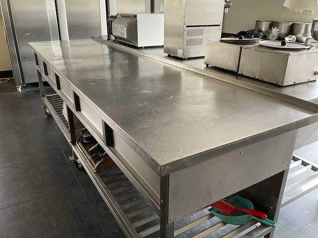 Rvs werktafel - afbeelding 3 van  4