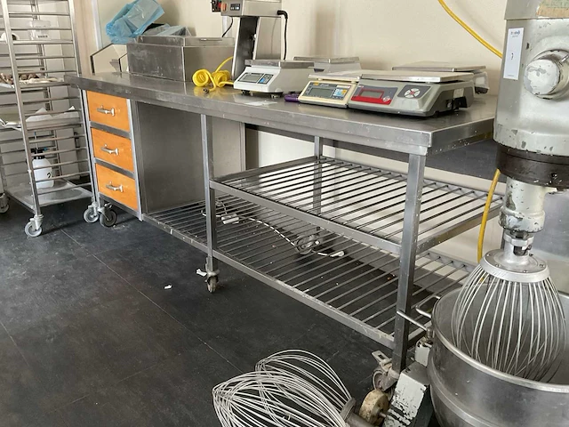 Rvs werktafel - afbeelding 1 van  6