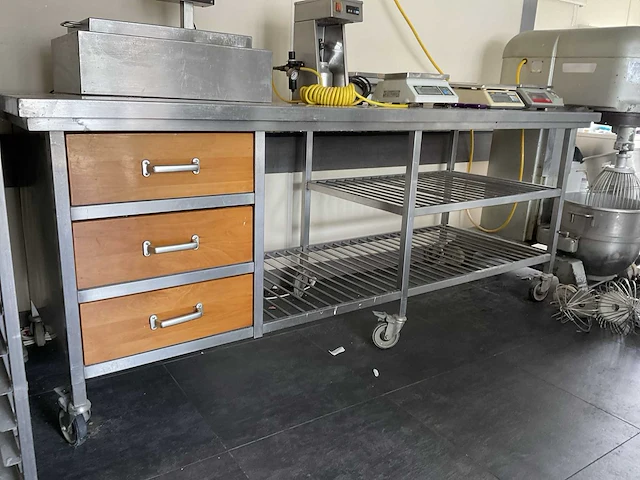 Rvs werktafel - afbeelding 3 van  6