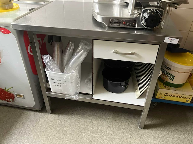Rvs werktafel - afbeelding 1 van  3