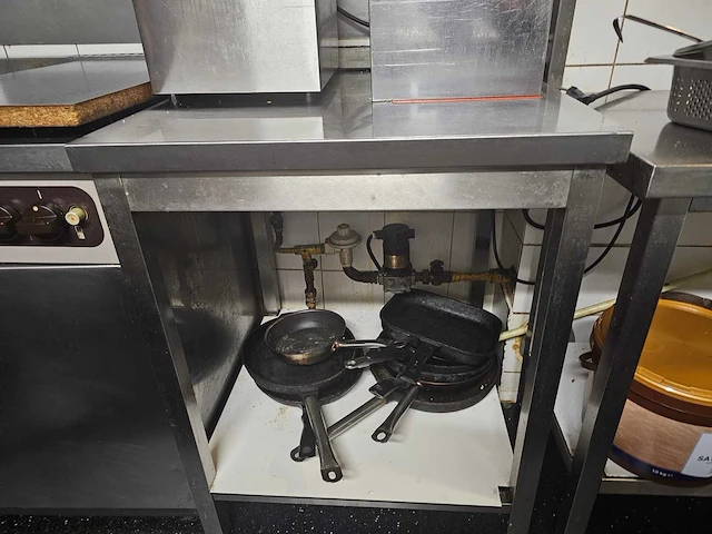 Rvs werktafel - afbeelding 1 van  2