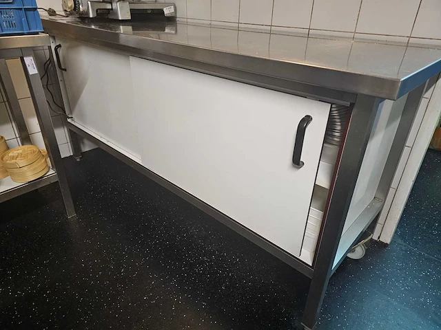 Rvs werktafel - afbeelding 1 van  4