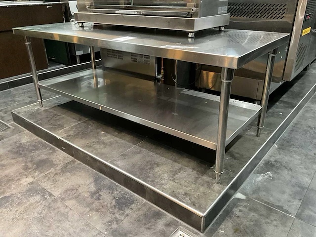 Rvs werktafel - afbeelding 1 van  2