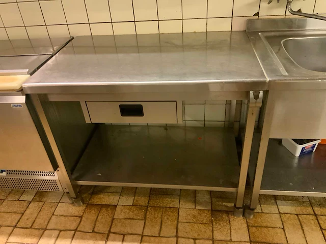Rvs werktafel - afbeelding 1 van  4